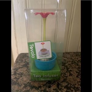 TOVOLO Tea Infuser flower and a flower pot style to rest in as well. BPA free